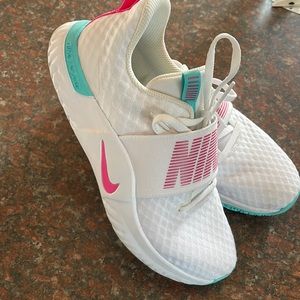 Nike in season T9 shoes